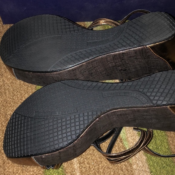 NWB- gold sandals leather Stuart Weitzman wedges - Picture 8 of 11